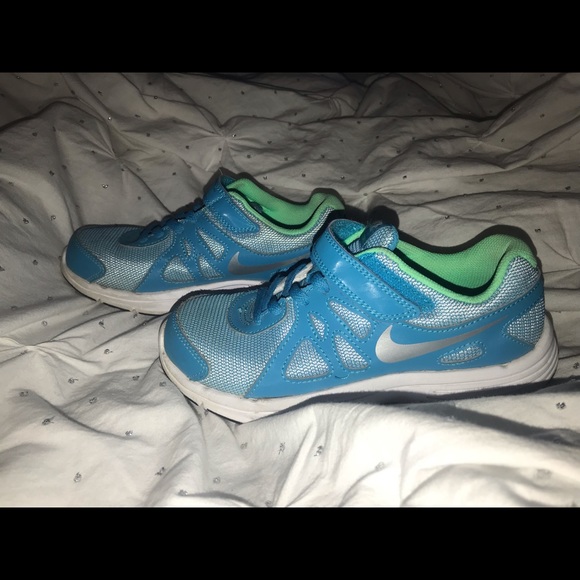 Nike Shoes Size 2 Nike Girls Shoes Poshmark